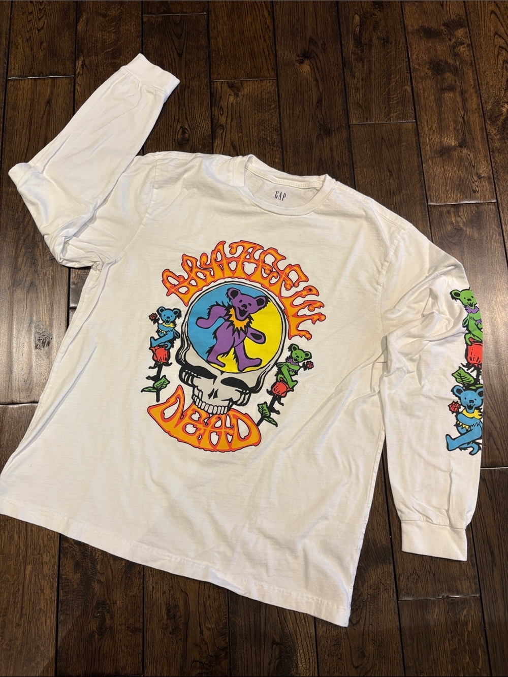 GAP White Long Sleeve Grateful Dead Graphic Tee with Multicolor Bears